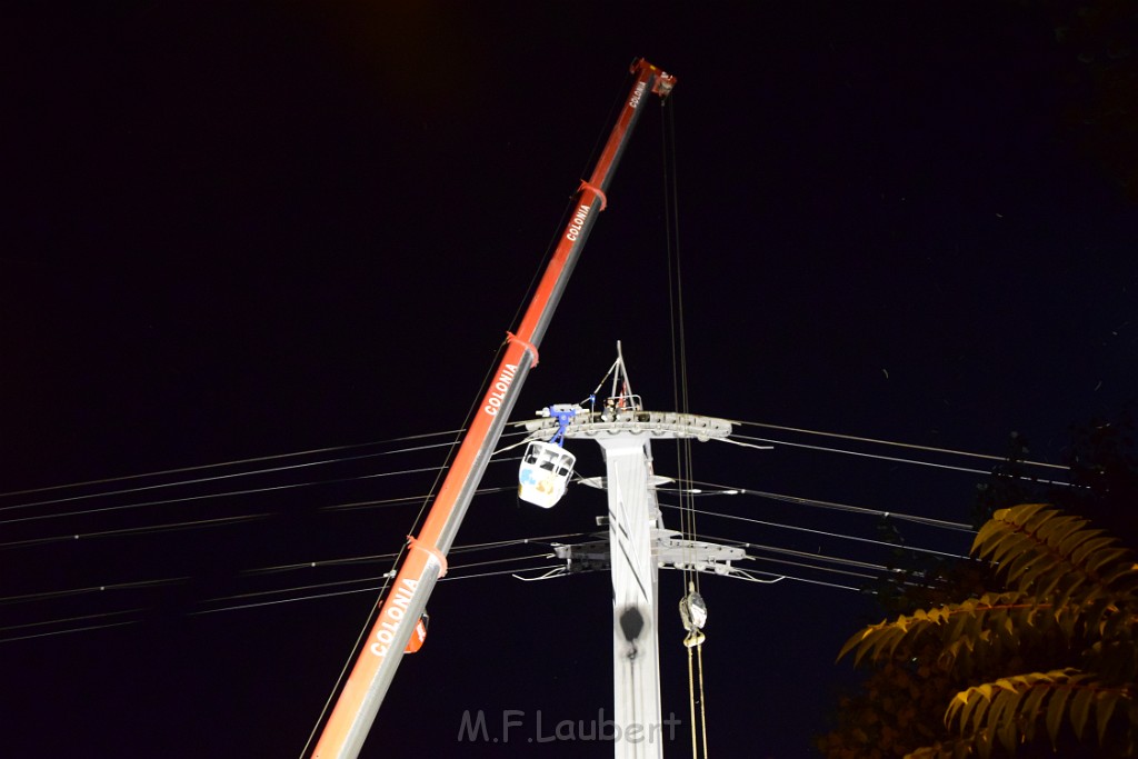 Koelner Seilbahn Gondel blieb haengen Koeln Linksrheinisch P886.JPG - Miklos Laubert